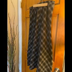 Eddie Bauer charcoal gray plaid wool maxi skirt- cozy/cottage ore